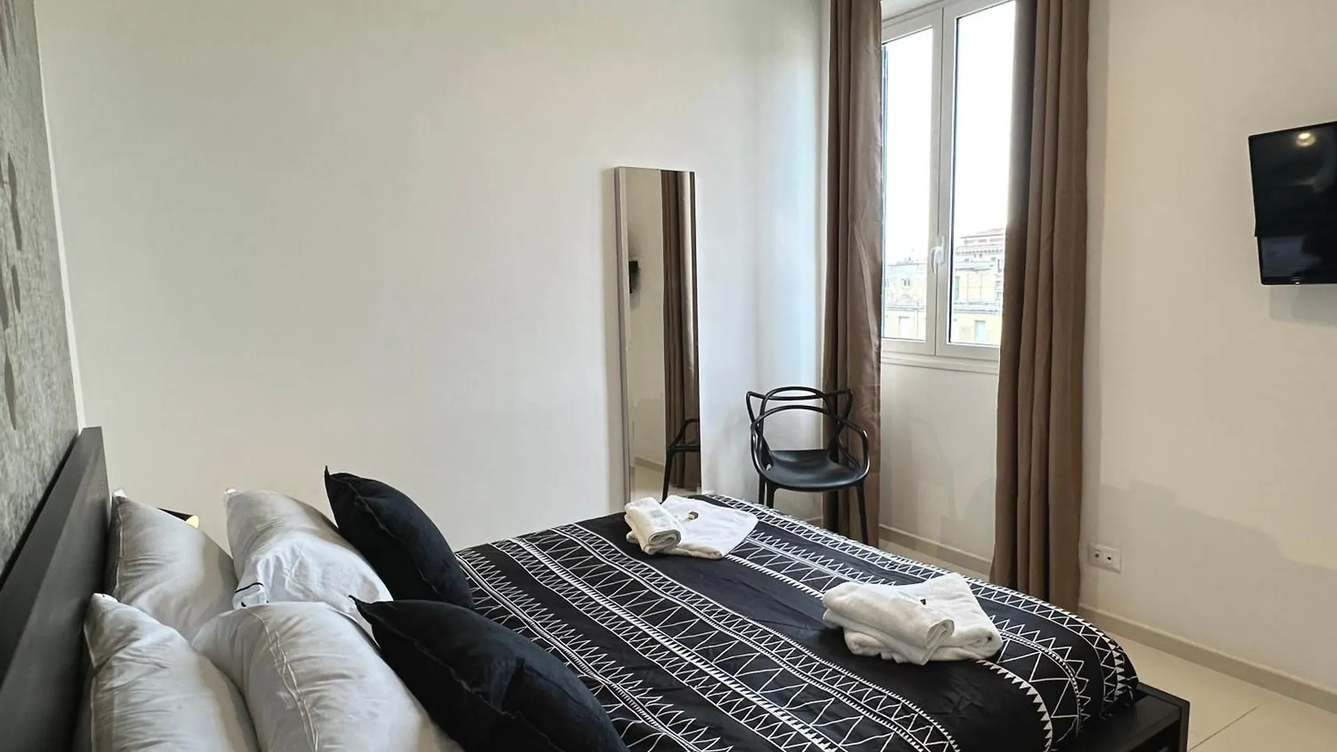 Domus Symmetrie Apartment Rome